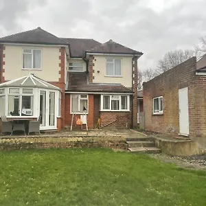 Holiday home Lovely Detached House In Lovely Location, West Drayton (Middlesex)