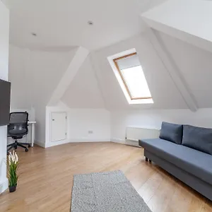 Apartment Great 1 Bedroom In Hounslow With Free Parking, Abbey Wood